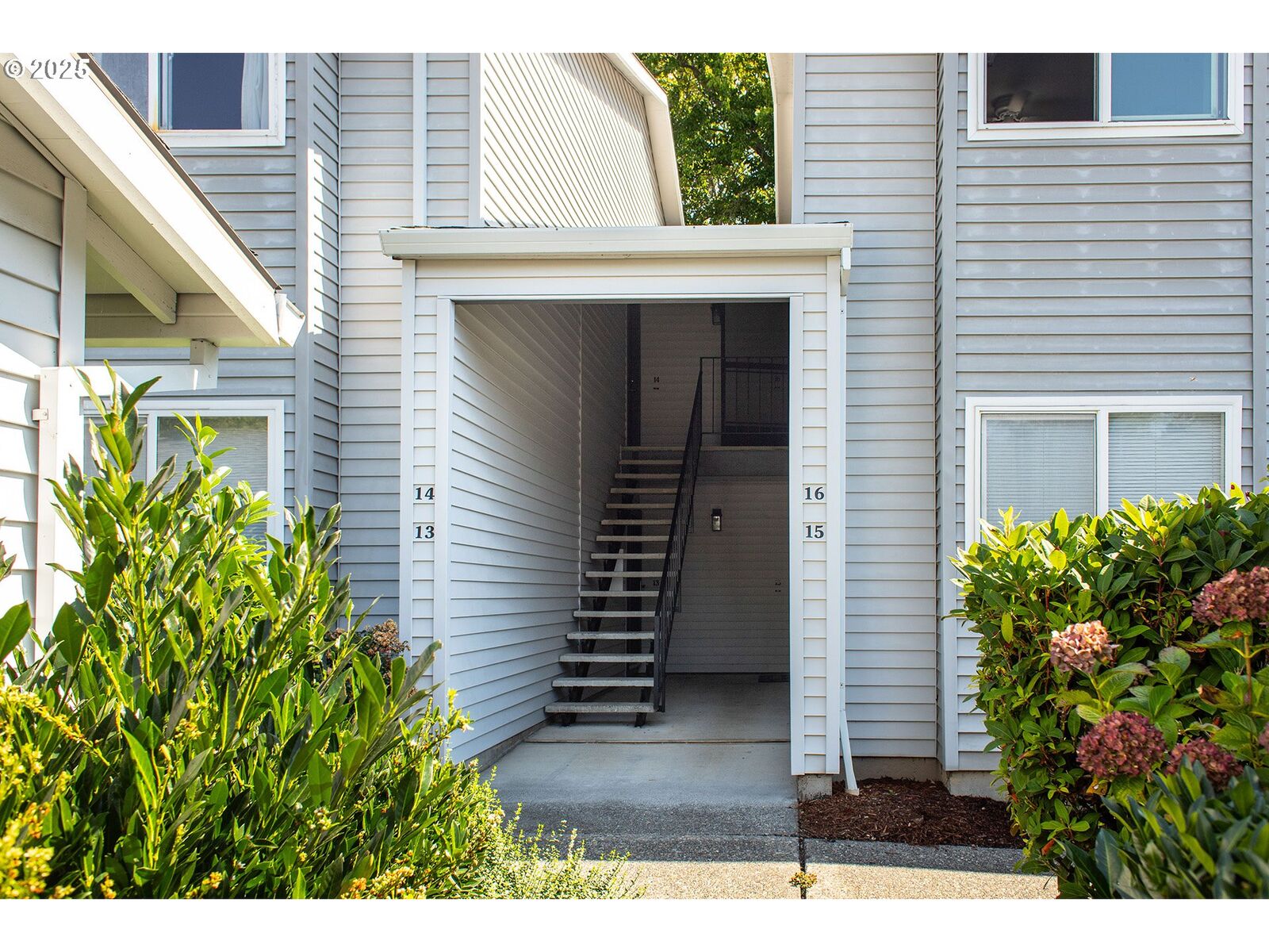 Property Photo: 15000 SW Farmington Rd 16 OR 97007