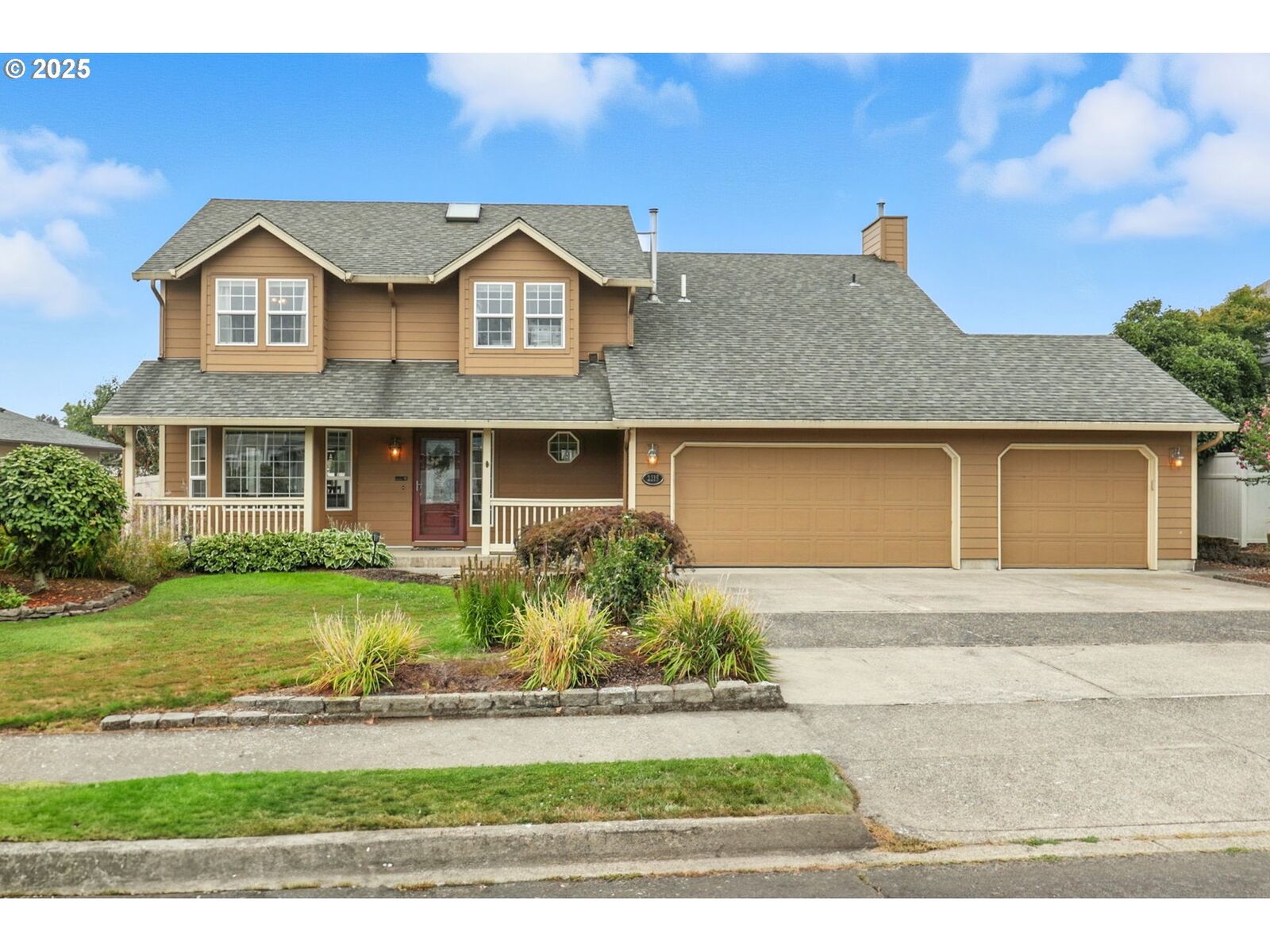 Property Photo: 2316 NW 26th Ave WA 98607