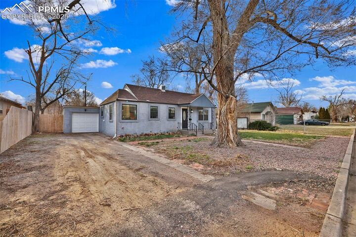 Property Photo:  2411 Wyoming Avenue  CO 81004 
