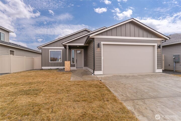 Property Photo: 573 S Perry Avenue Lot 4 WA 98802