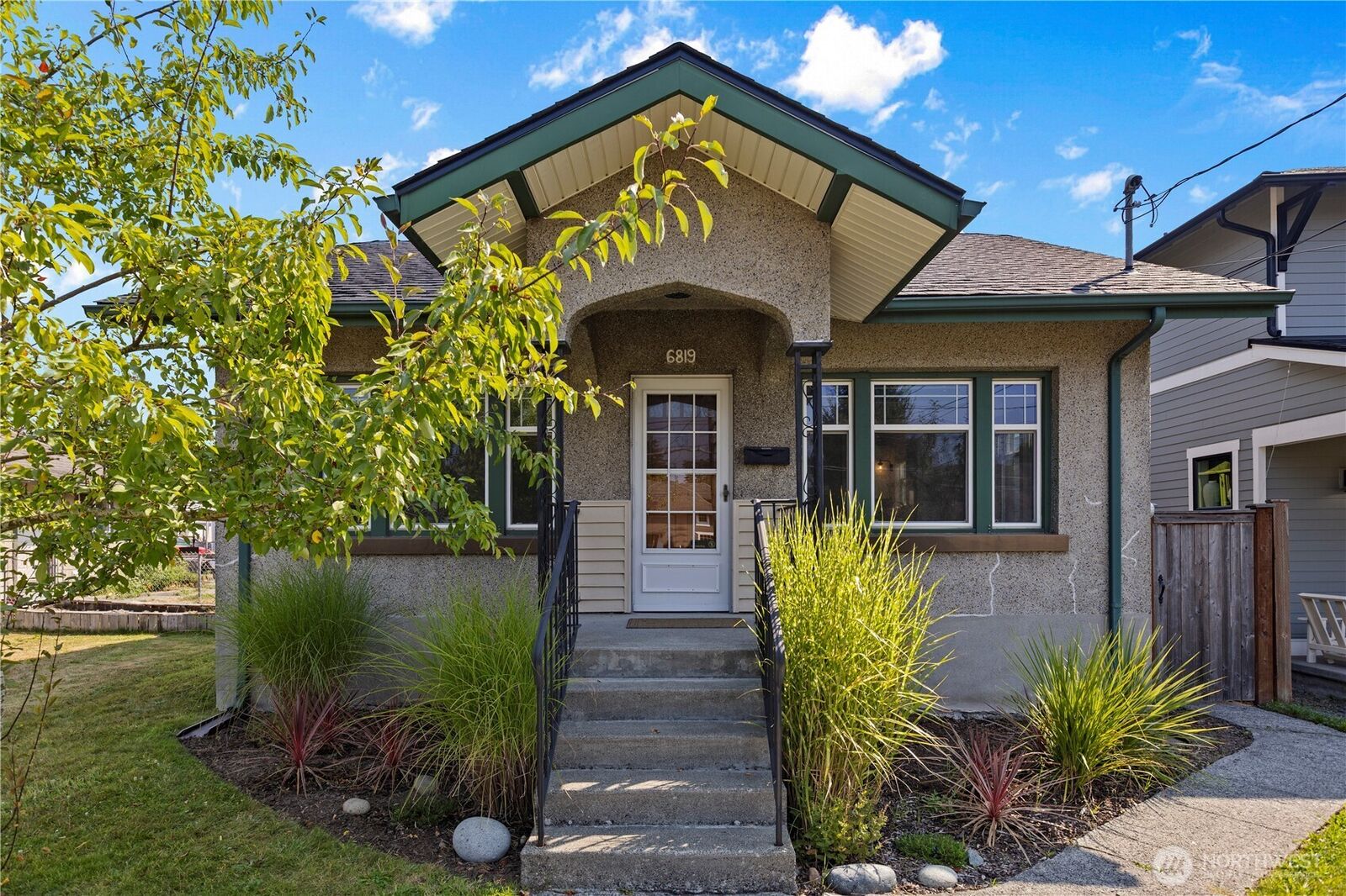 Property Photo:  6819 S Park Ave  WA 98408 
