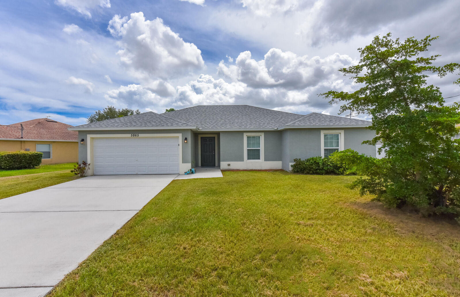 Property Photo:  5865 NW Mesa Circle  FL 34986 