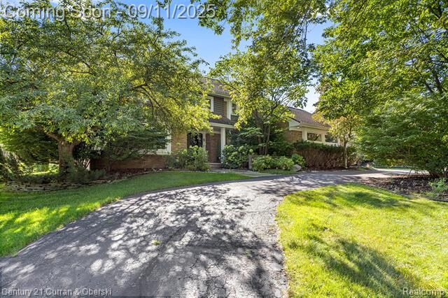Property Photo: 5084 Champlain Circle MI 48323