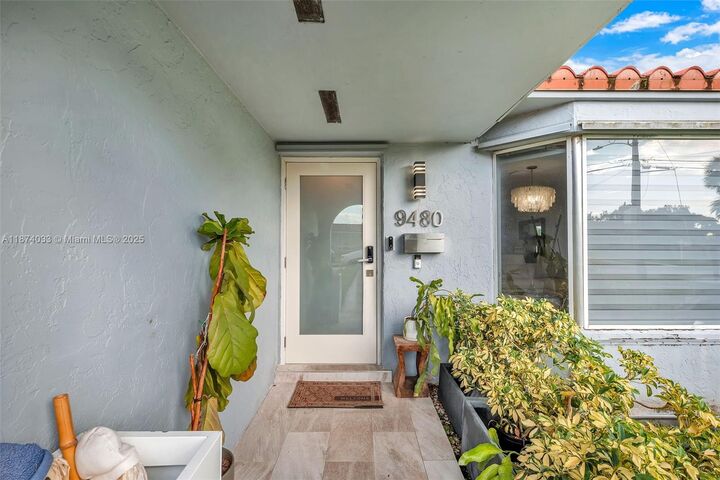 Property Photo: 9480 E Palmetto Club Ln E FL 33157