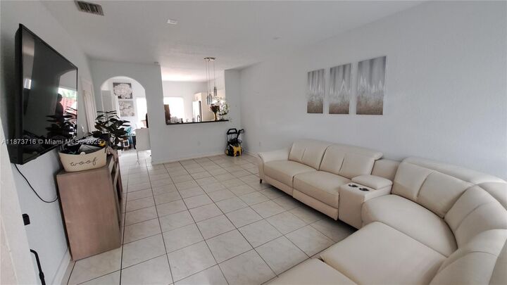 Property Photo: 17084 SW 138th Ct FL 33177