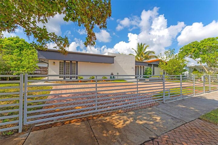9350 SW 88th Ter  Miami FL 33176 photo
