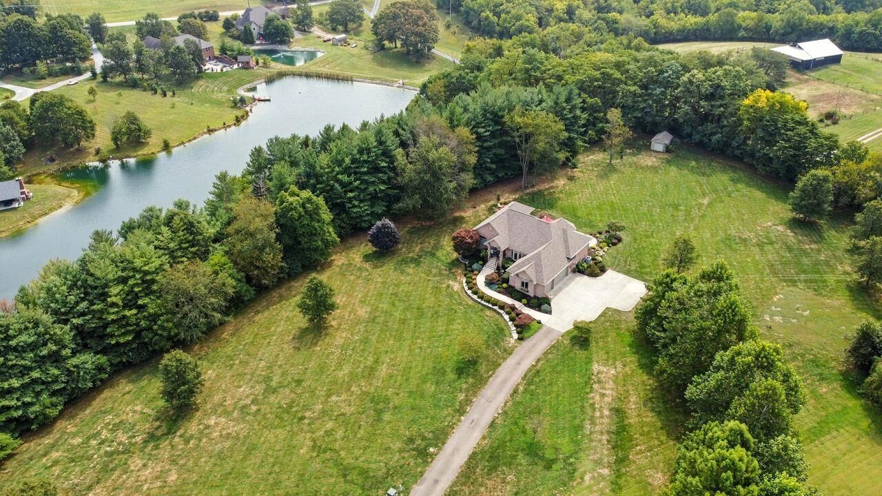Property Photo: 4058 Braxton Trail Lane IN 47025