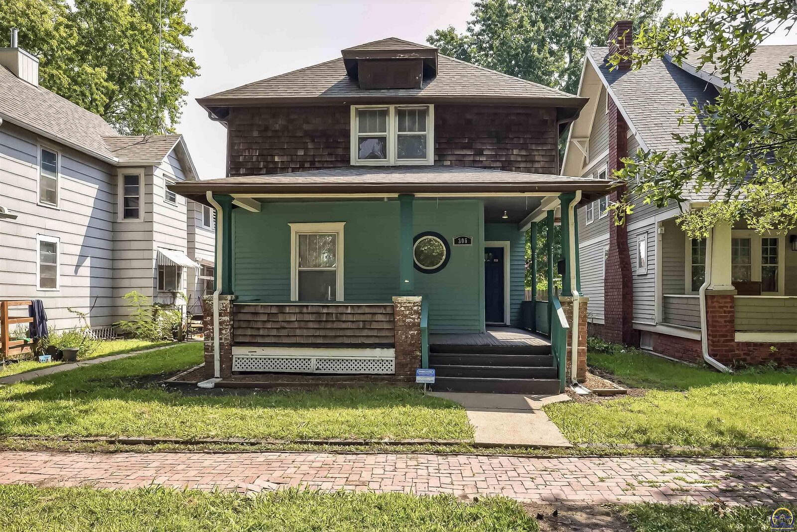 Property Photo:  306 SW Clay St  KS 66606