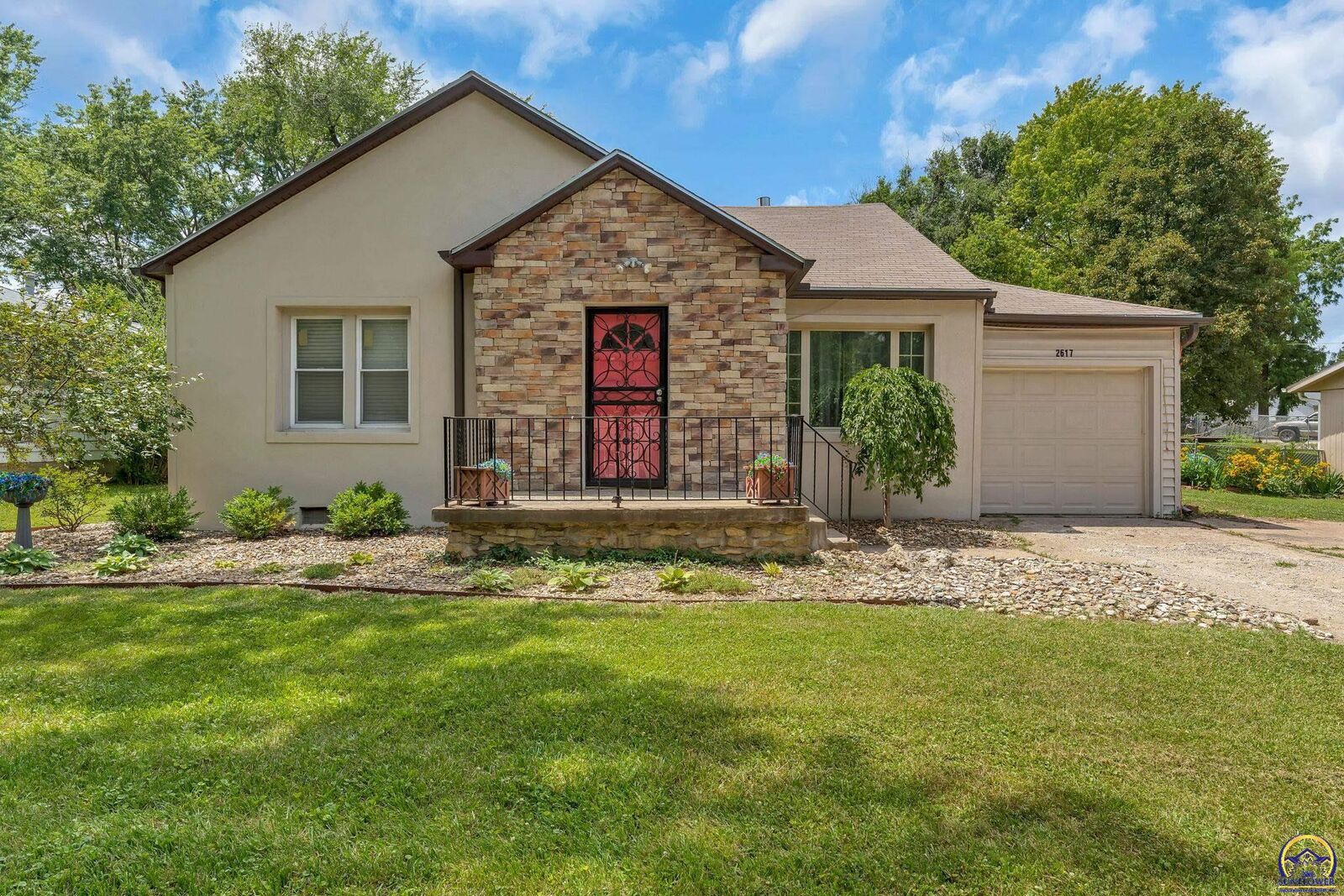 Property Photo: 2617 SE Wisconsin Ave KS 66605