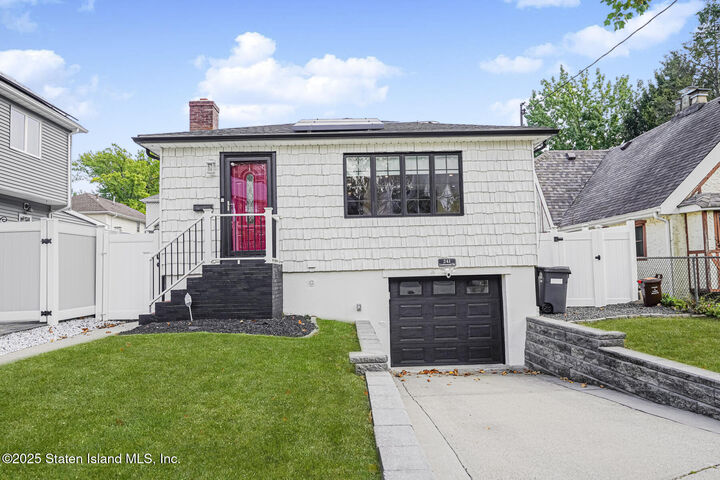Property Photo: 241 Lindenwood Road NY 10308