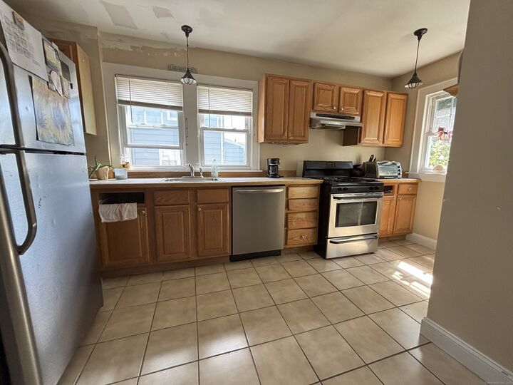 Property Photo:  45 Queens Avenue  CT 06614 