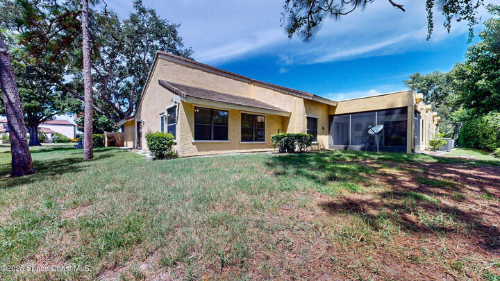 Property Photo:  195 Country Club Drive  FL 32940 