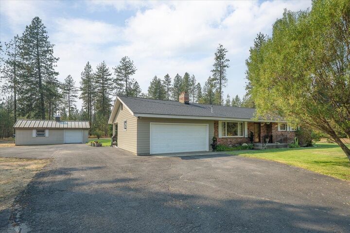 Property Photo:  27415 N Bear Lake Rd  WA 99003 