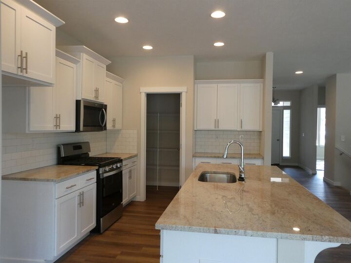 Property Photo: 3223 S Custer Ln WA 99223