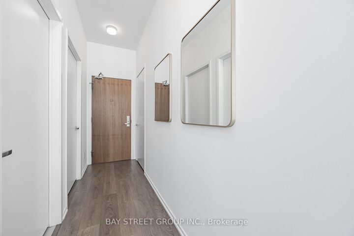 Property Photo:  783 Bathurst Street 812  ON M5S 0A8 