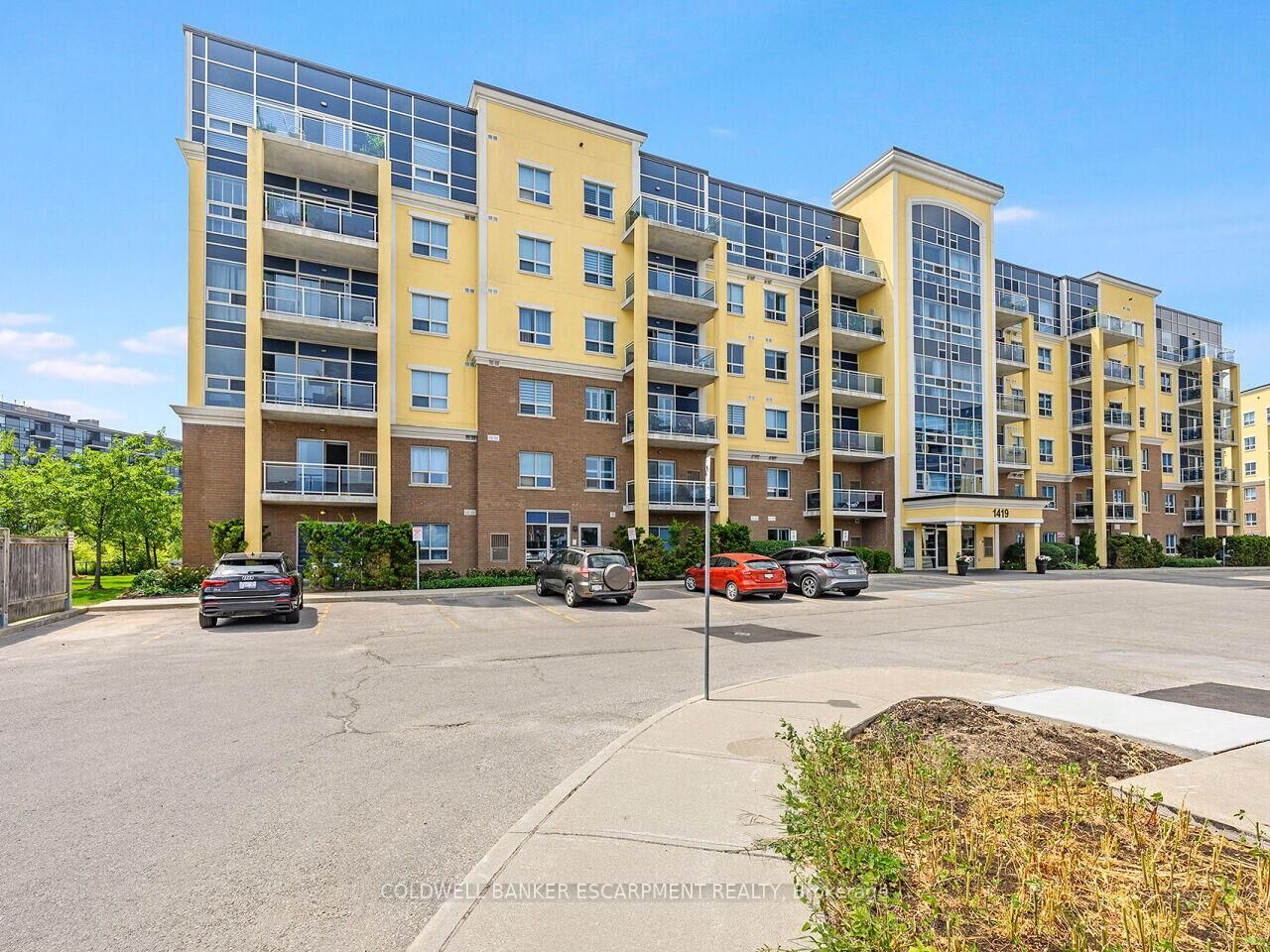 Property Photo:  1419 Costigan Road 201  ON L9T 2L4 