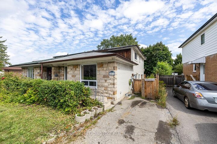 Property Photo: 6872 Darcel Avenue ON L4T 2W5