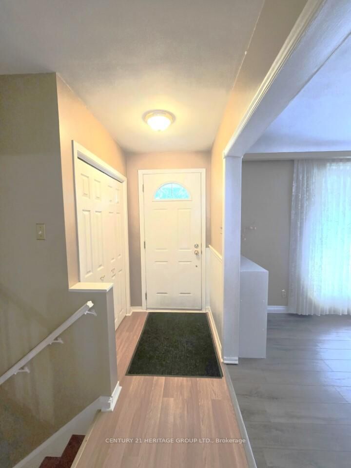 Property Photo: 353 Cosburn Crescent ON L7L 2W5