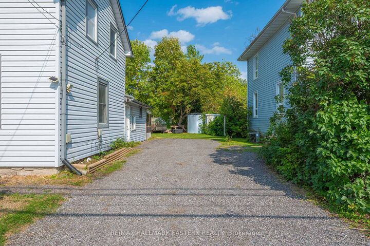 Property Photo: 140 Concession Street ON K0L 2H0