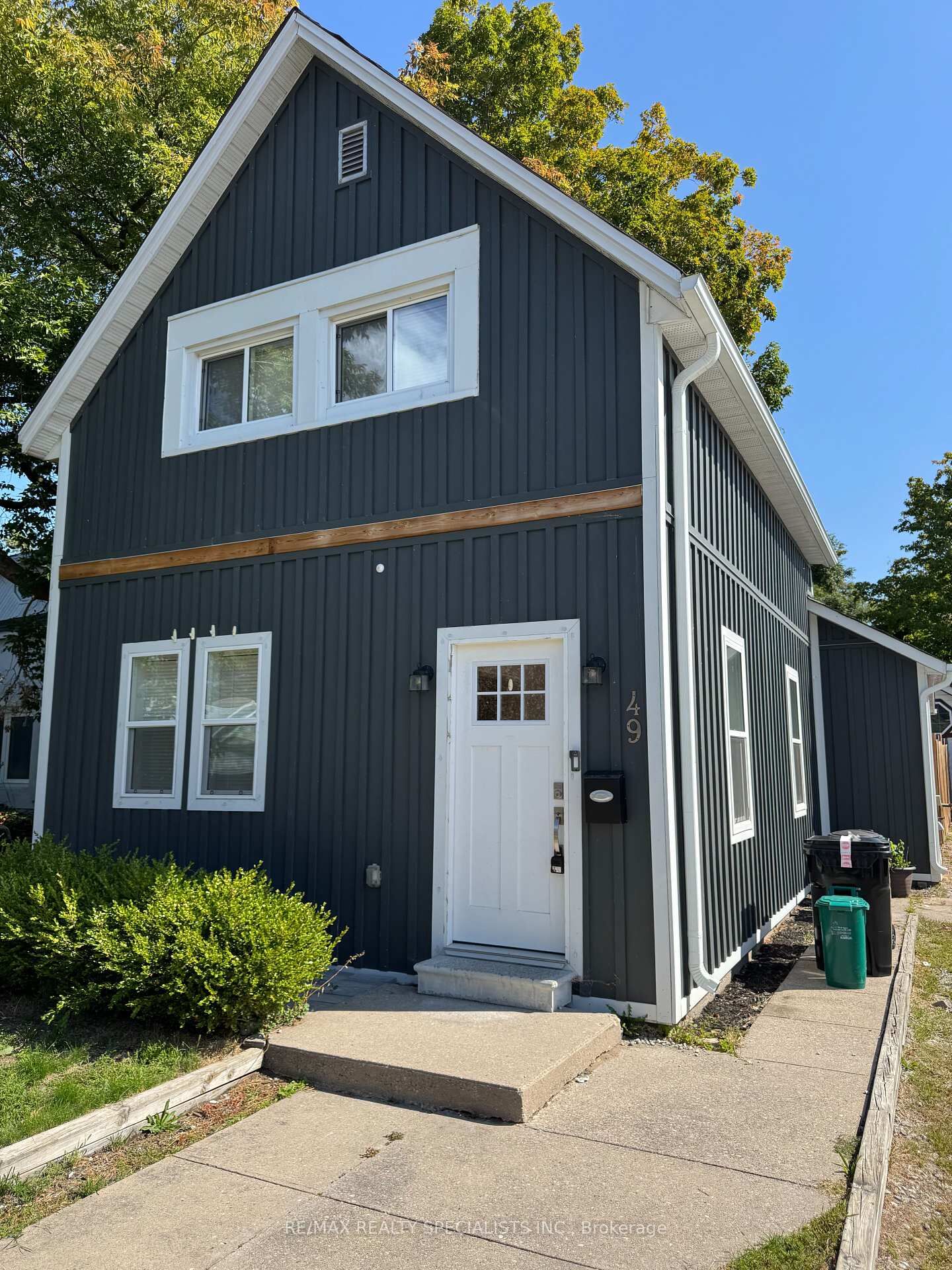 Photo de la propriété: 49 Sanford Street ON L4N 3C3