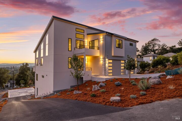 Property Photo: 5095 Knollwood Court CA 95403