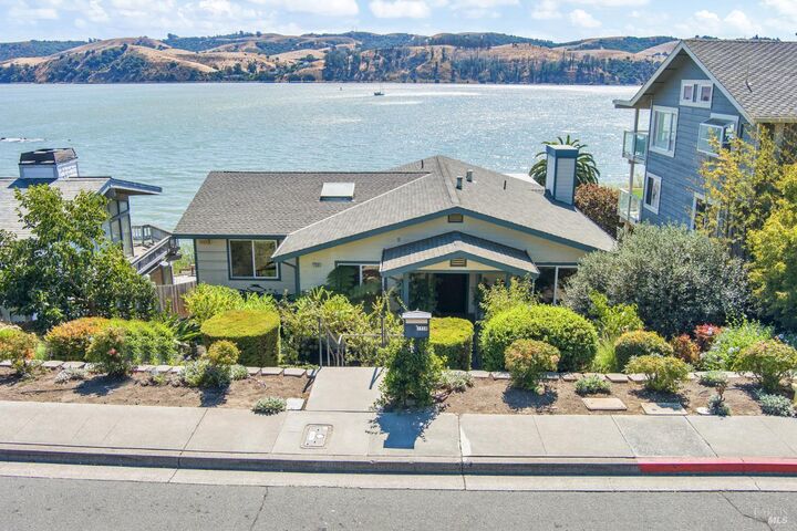 Property Photo: 1150 W K Street CA 94510