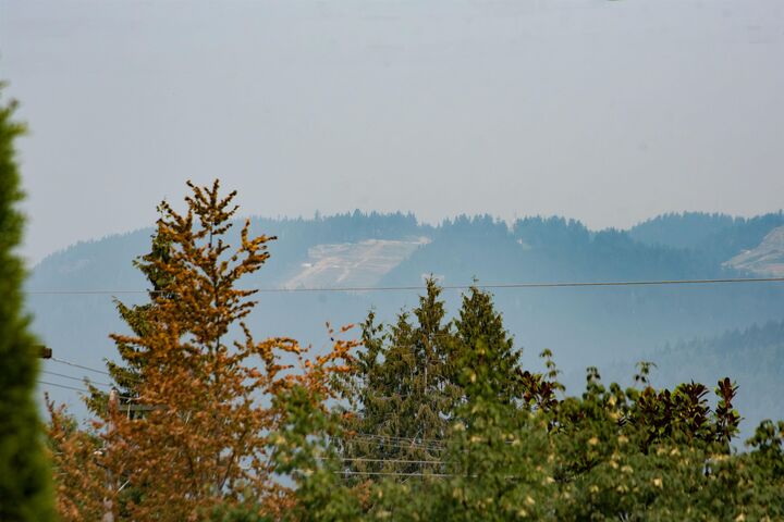 Photo de la propriété:  847 E 13th Street  BC V7L 2M8 