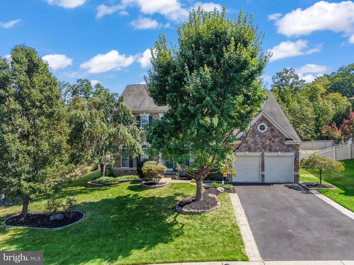 Property Photo: 1019 E Kensington Circle VA 22401