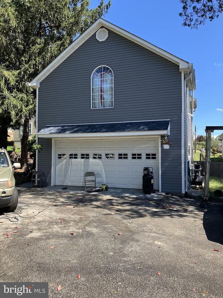 Property Photo:  15 Oakland Road  PA 19008 