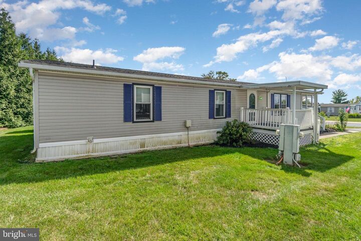 Property Photo: 624 W Cedar Street PA 17078