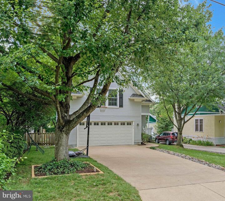 Property Photo: 210 N Oak Street VA 22046