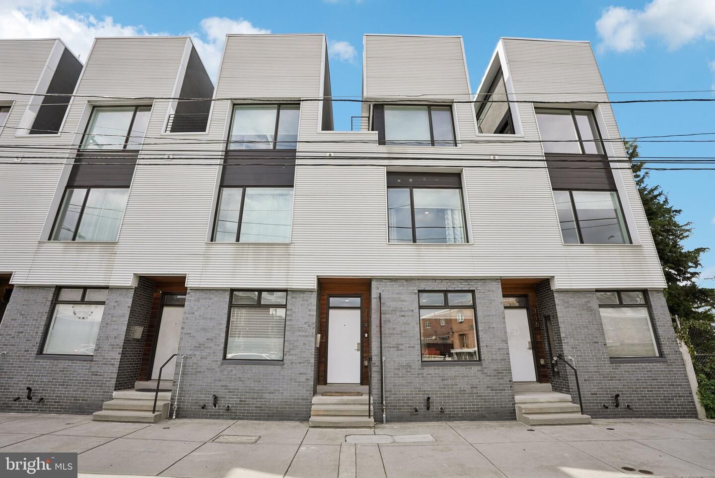 Property Photo:  714 N 7th Street  PA 19123 