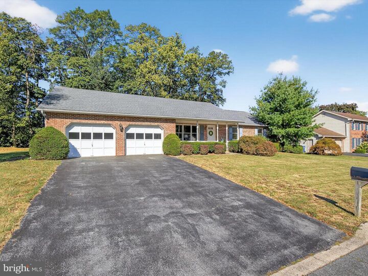 Property Photo: 2096 Ashbury Drive PA 17112