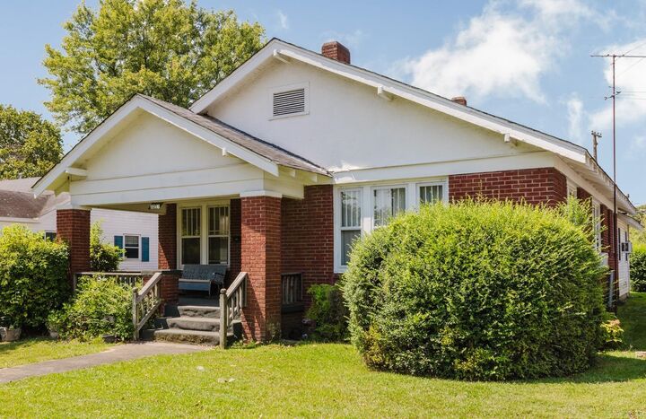 Property Photo:  3217 N Pine St  AR 72116 