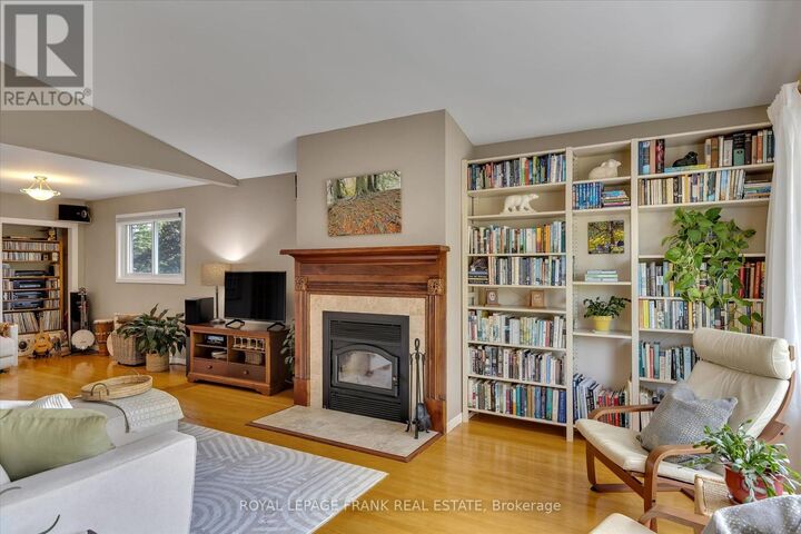 Property Photo:  1289 Algonquin Boulevard  ON K9H 6N1 