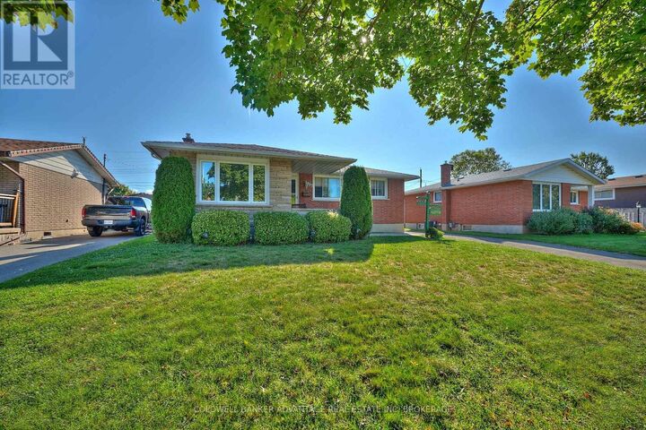 Property Photo: 197 Hildred Street ON L3B 1M9