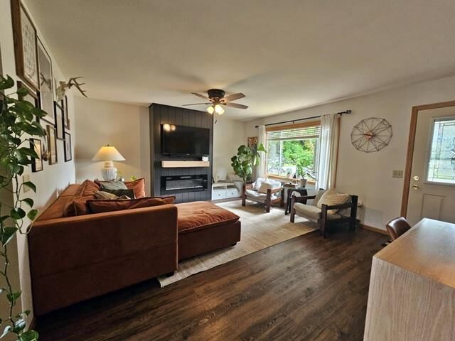 Property Photo:  802 West Roberts Street  WI 54479 