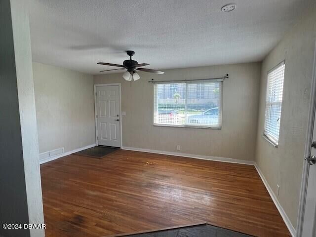 Property Photo: 3822 S Atlantic Avenue FL 32118