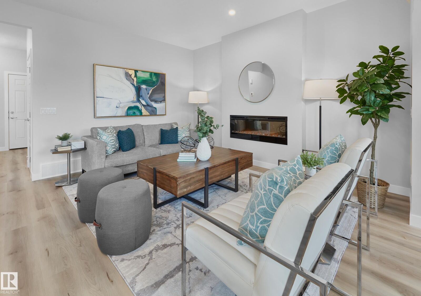 Property Photo: 811 Rowan Close SW AB T6X 3J4