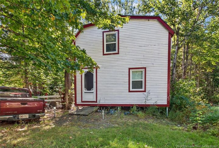 255 Niagara Road — photo 1