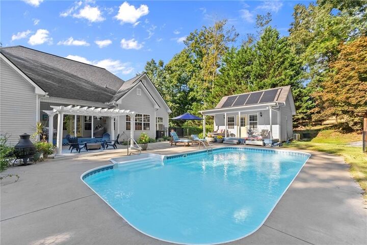 Property Photo:  187 Oak Creek Drive  GA 30534 