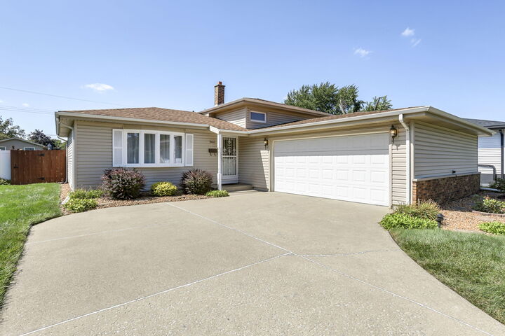 8612 Jefferson Avenue  Munster IN 46321 photo