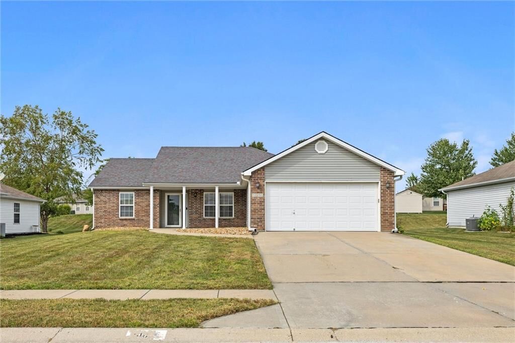 Property Photo: 1016 Seminole Court MO 64083