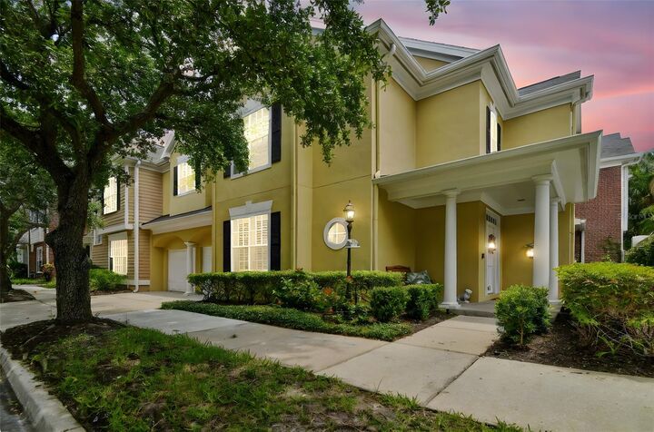 Property Photo: 944 Harbour Bay Drive FL 33602