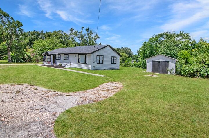 Property Photo:  1006 W Morse Street  FL 33563 