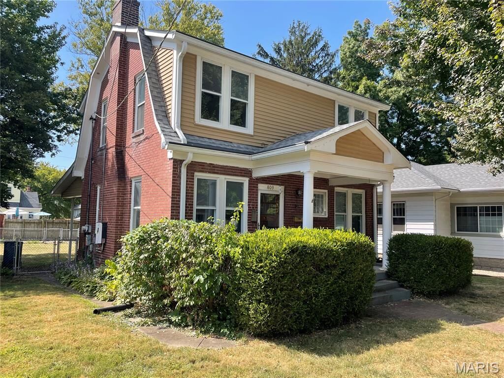 Property Photo: 809 Logan Street IL 62002