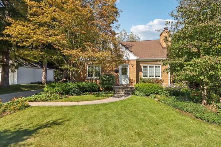 1370 Chestnut St  West Bend WI 53095 photo