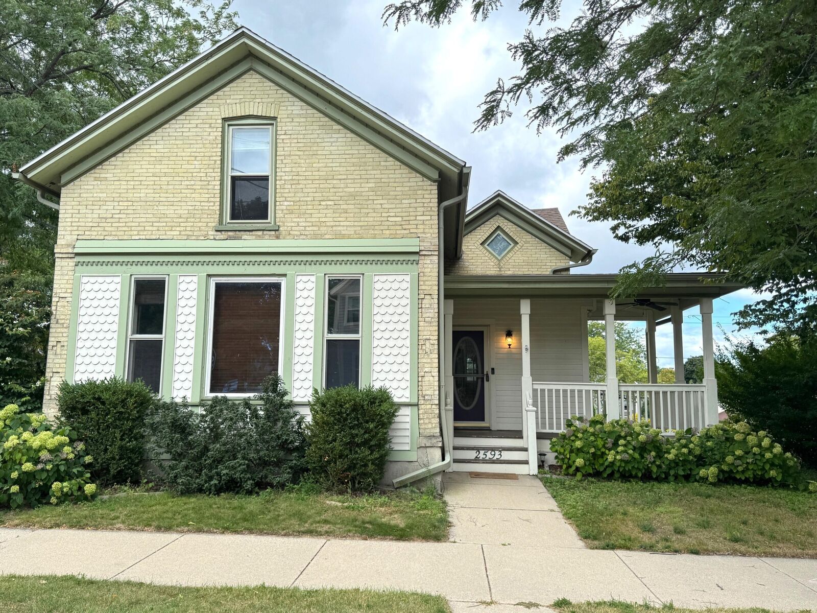 Property Photo: 2593 S Wentworth Ave WI 53207