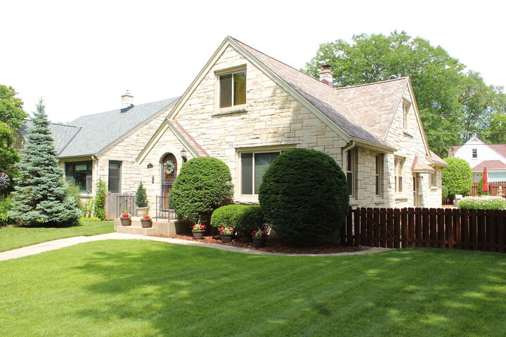 Property Photo: 2816 N 75th St WI 53210