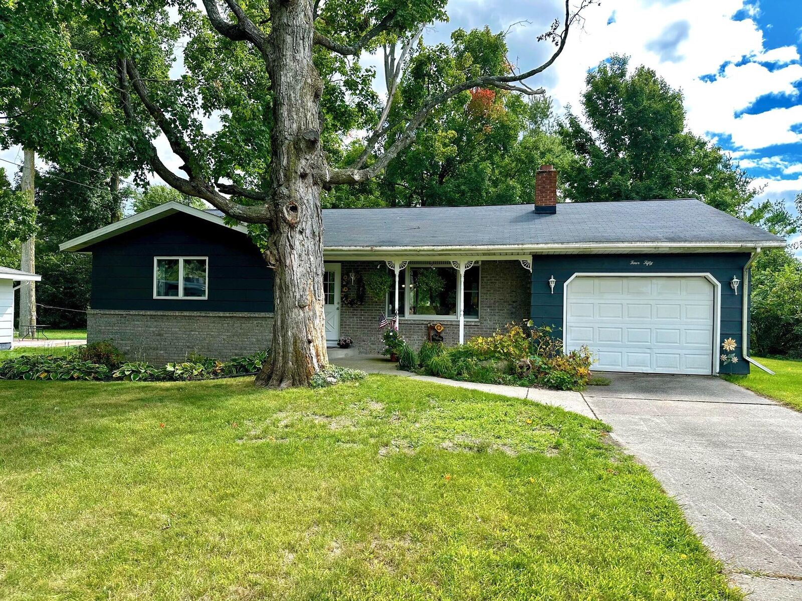 Property Photo: 450 E Michigan Avenue MI 49421